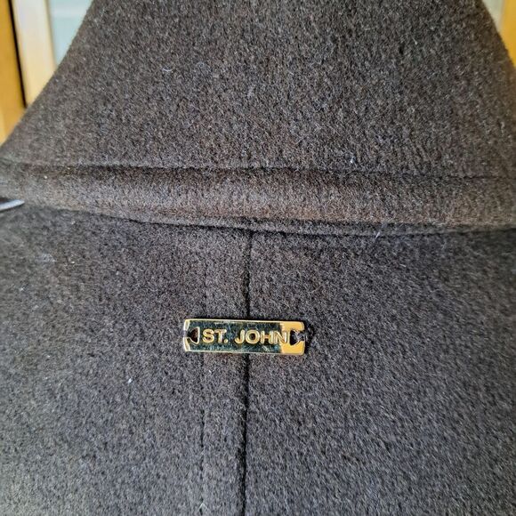 St John Coat  - Picture 13 of 17